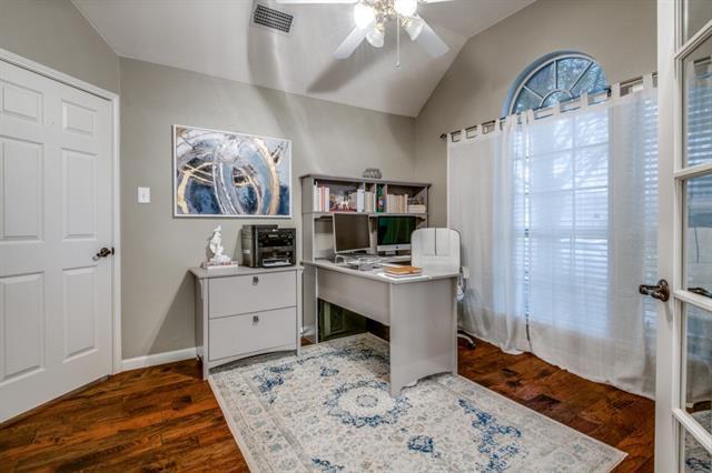 Foto del edificio - 4209 Sandalwood Ln
