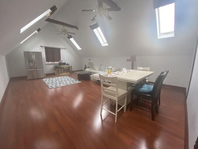 Foto del edificio - 3612 S Wood St