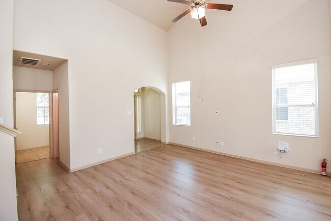 Foto del edificio - 2106 Harmon Crest Ct