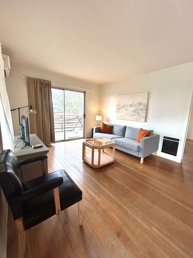 Foto del edificio - Beautifully Eclectic 2 Bedroom 1 Bathroom ...