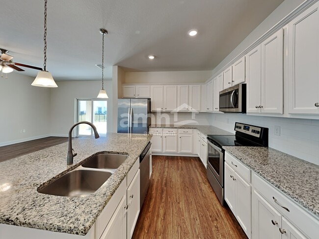 Foto del edificio - 524 Pine Terrace Dr