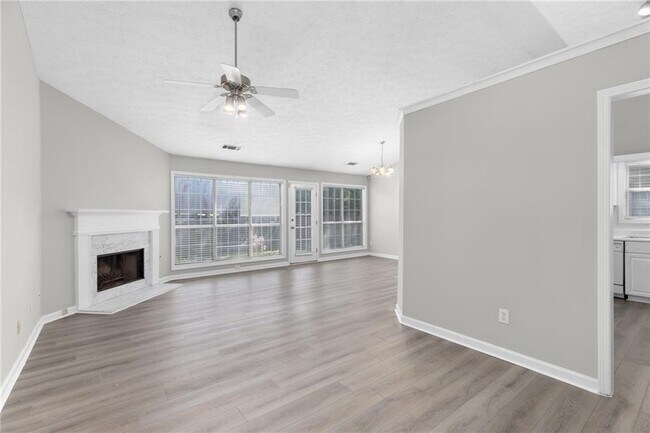 Foto del edificio - 2110 Racquet Club Cir NW