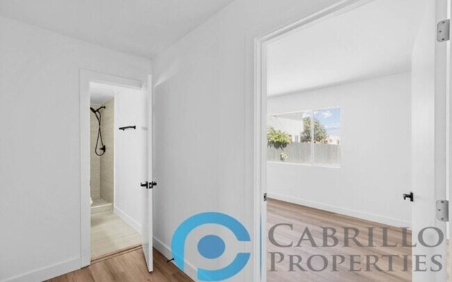 Foto del edificio - 207 E 1st St
