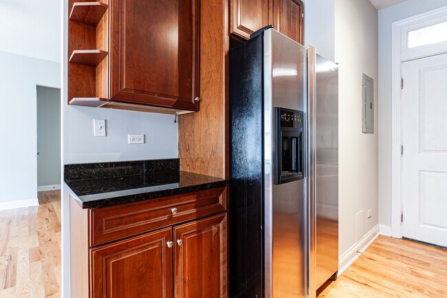 Foto del edificio - 736 W Addison St