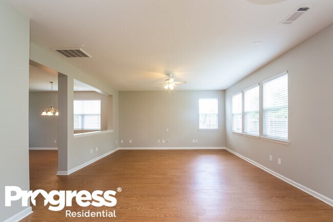 Building Photo - 250 Branch Valley Dr