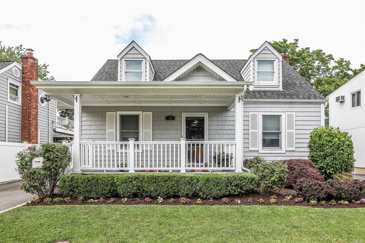 10 Arnold St, Hicksville, NY 11801 House Rental in Hicksville, NY