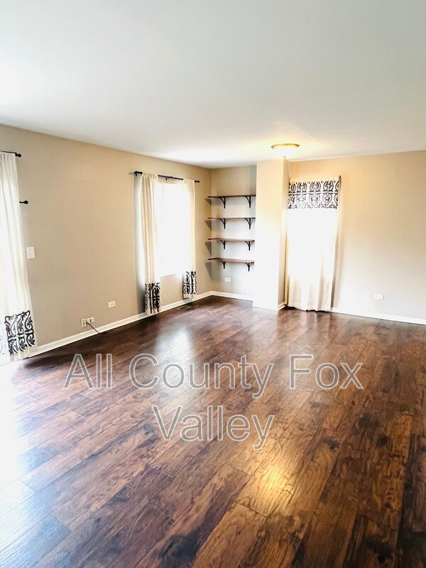 Foto del edificio - 7160 Center Ave