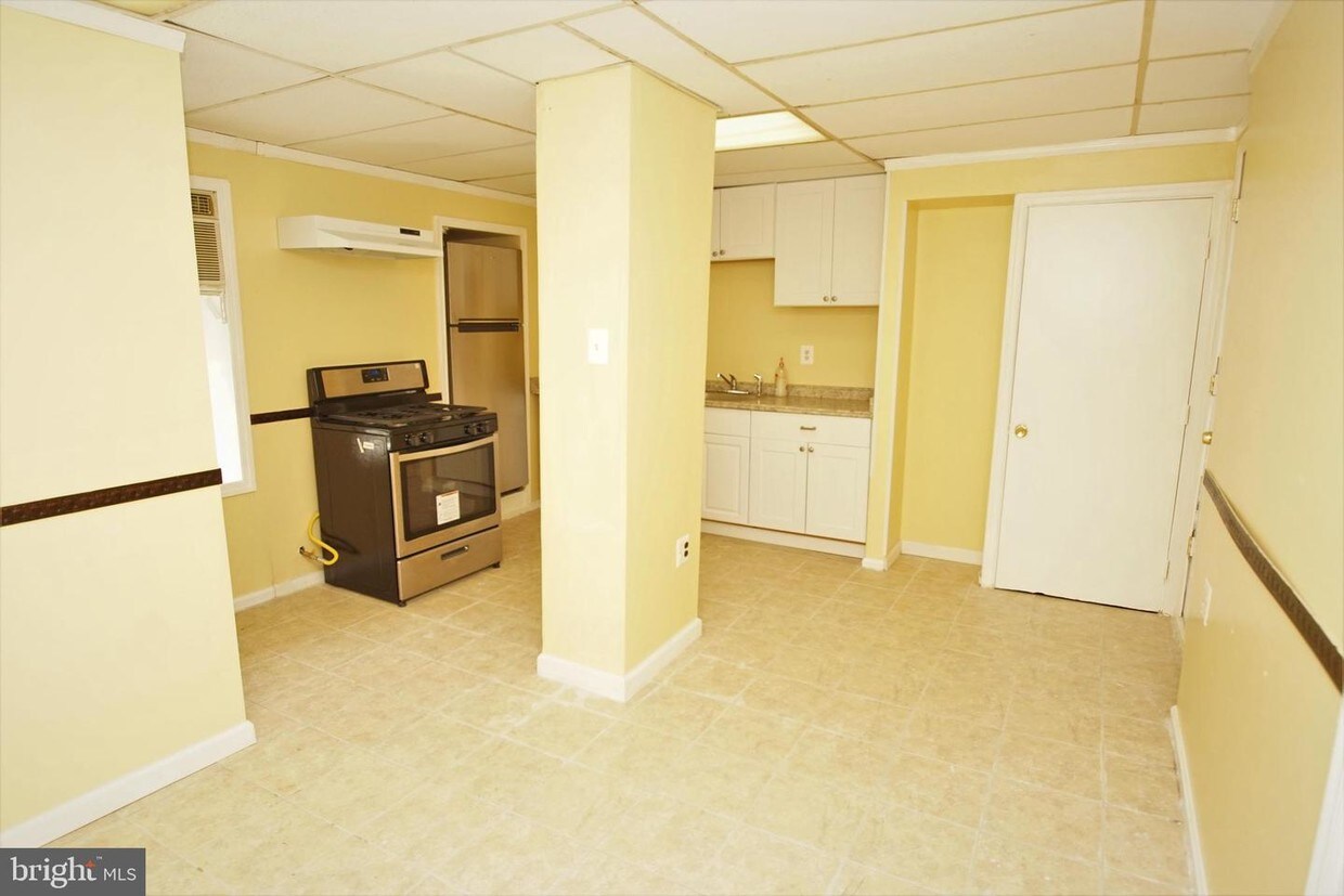 Primary Photo - 6925 Harford Rd
