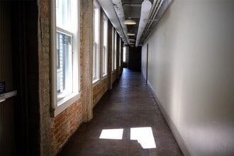 Building Photo - 201 Main St