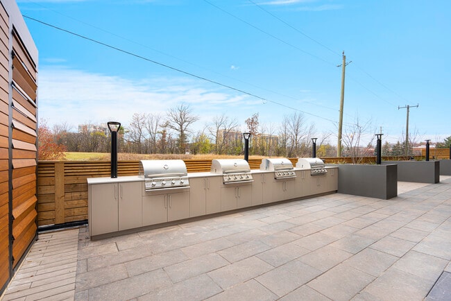 Building Photo - Oakhill Rentals