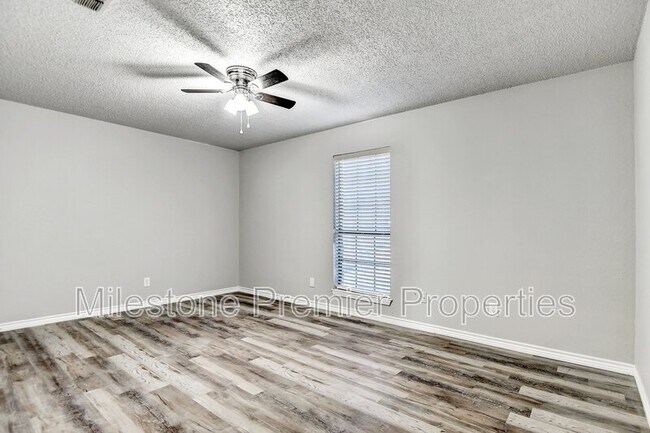 Foto del edificio - 925 Farmington Rd