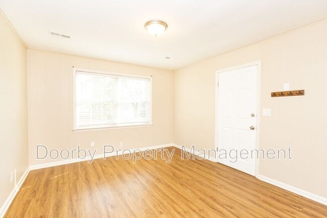 Foto del edificio - 207 Memorial Dr