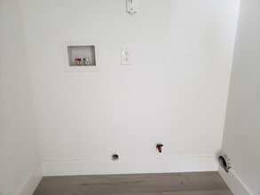 Building Photo - 10960 Avalon Blvd