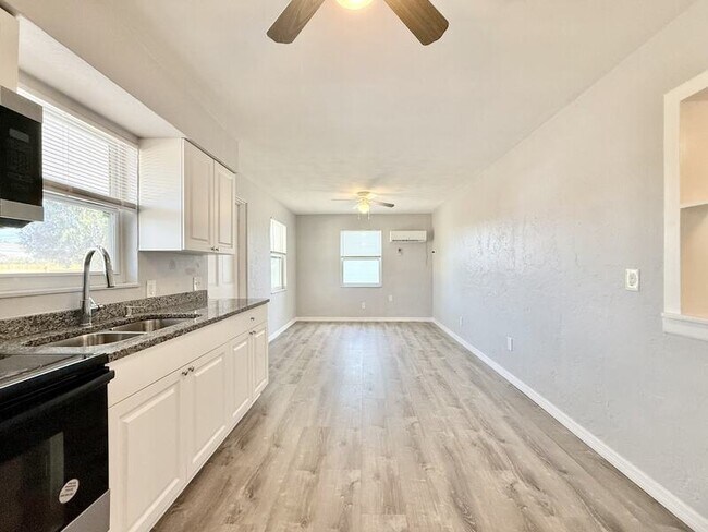 Building Photo - 4091 58th Ave
