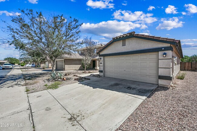Building Photo - 12021 W Columbine Dr
