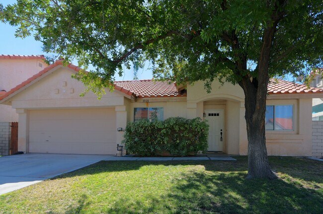 Foto del edificio - 1521 Desert Ridge Ave