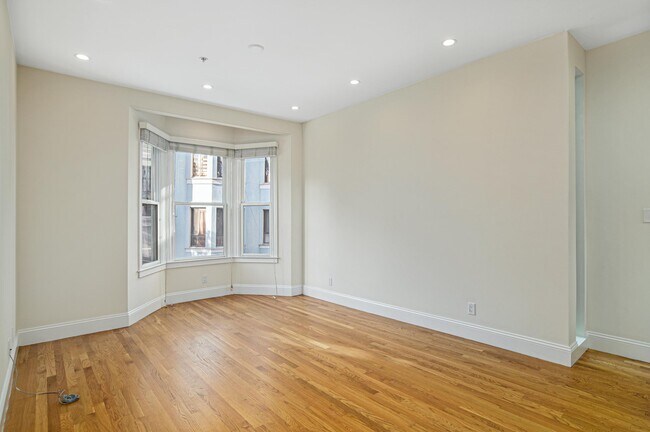 Building Photo - 639 Natoma St