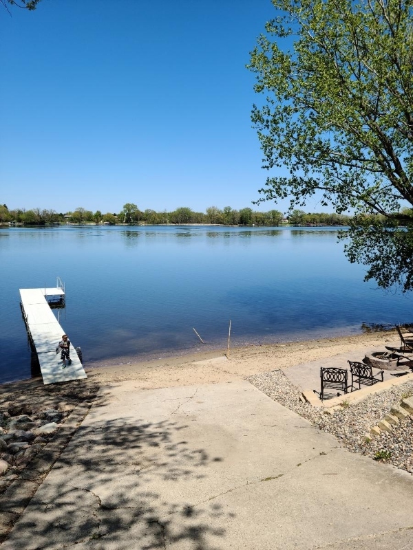 Foto del edificio - 28658 W Lake Dr