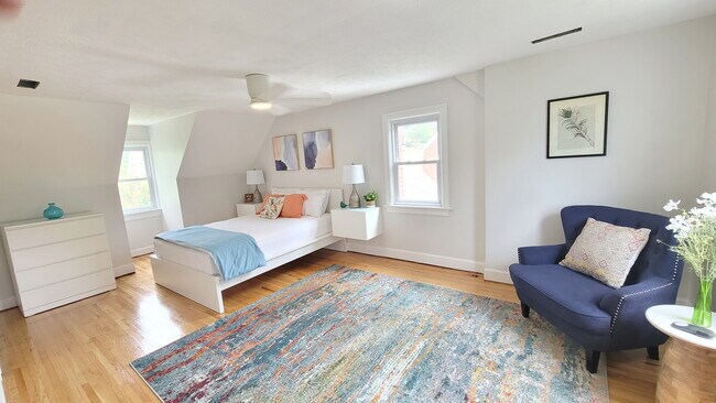 Dormitorio 1: totalmente amueblado - 1105 Westview Dr