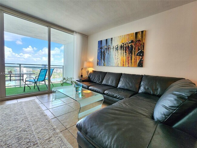 Foto del edificio - 2030 S Ocean Dr