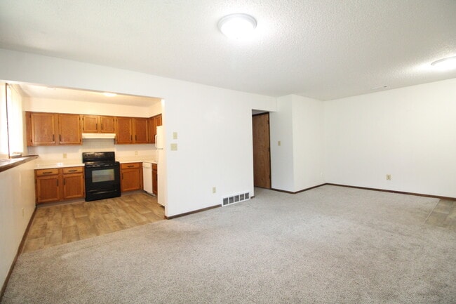 Building Photo - 484 S 19th St