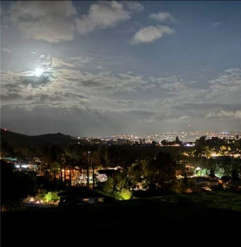 Foto principal - 3875 Ravenswood Dr