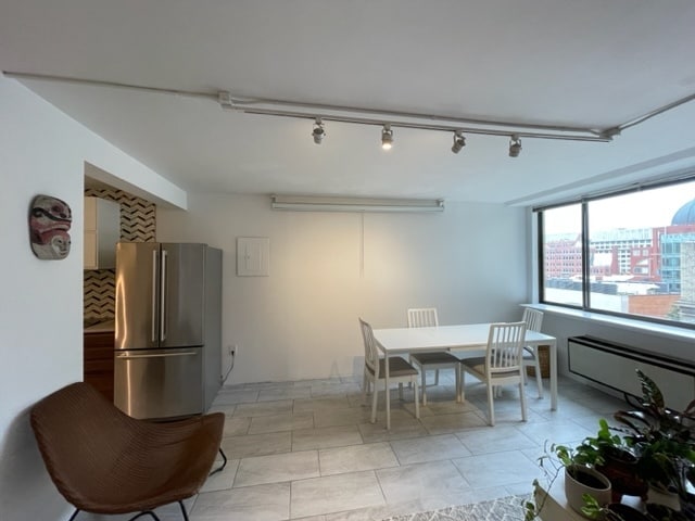 Building Photo - 1325 18th St NW