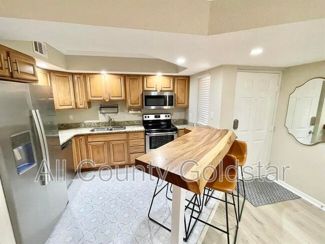 Building Photo - 19505 Quesada Ave