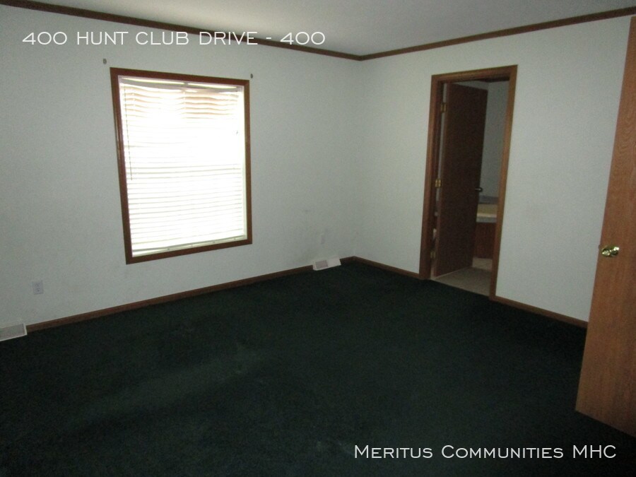 Foto principal - 400 Hunt Club Dr