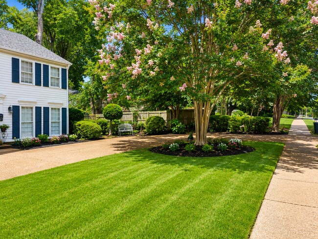 Foto del edificio - 2151 Kirby Pkwy