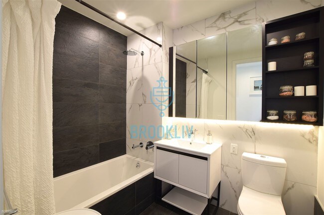 Foto del edificio - 1 br, 1 bath Apartment - 581 4th Ave 608