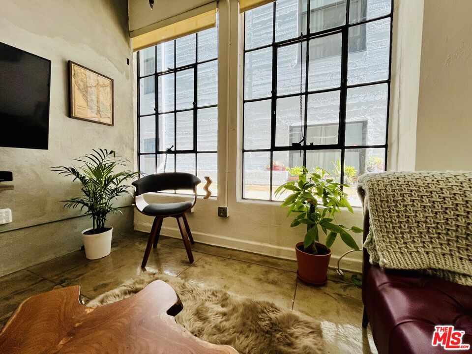 Primary Photo - 746 S Los Angeles St