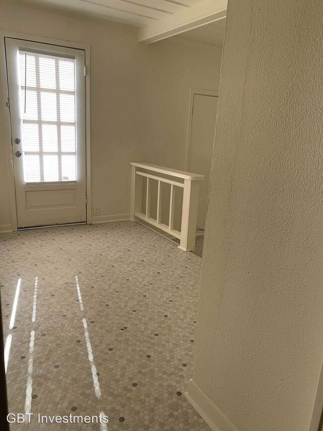 Foto del edificio - 3 br, 1 bath Apartment - GBT 914 W Trinity