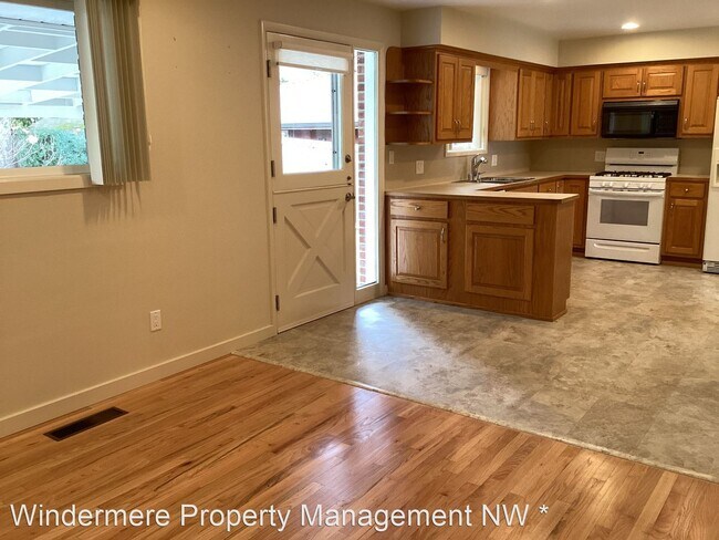 Foto del edificio - 2 br, 1.5 bath House - 234 Heather Rd