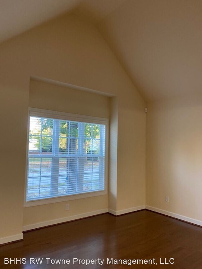 Building Photo - 4 br, 2.5 bath House - 320 Whitehurst Landing