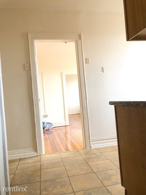 Building Photo - 3 br, 1 bath  - 142 Highlawn Ave