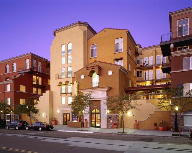 Building Photo - 3950 Ohio St #317