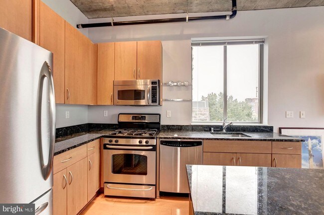 Foto del edificio - 301 Massachusetts Ave NW