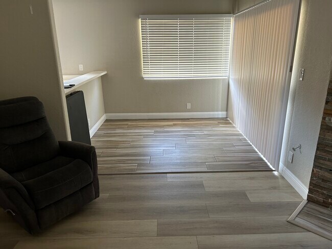 Foto del edificio - 5048 S Rainbow Blvd