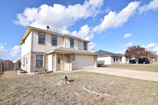 Building Photo - 303 Sumac Trail