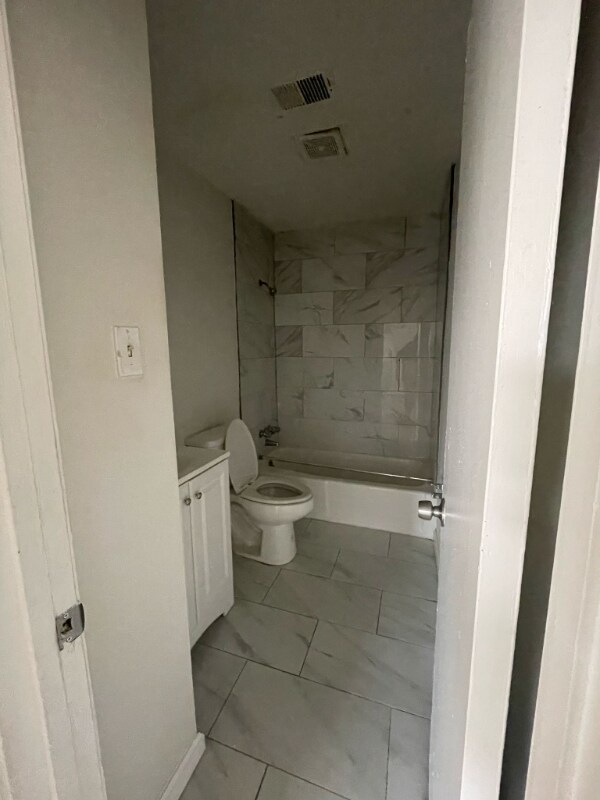 Building Photo - 2411 Talonwood Dr