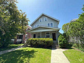 Building Photo - 2577 Summit St
