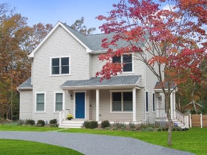 Foto principal - 139 Old House Landing Rd
