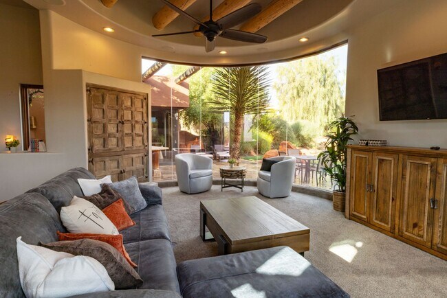 Building Photo - Furnished 3 Bedroom Entrada Home!!