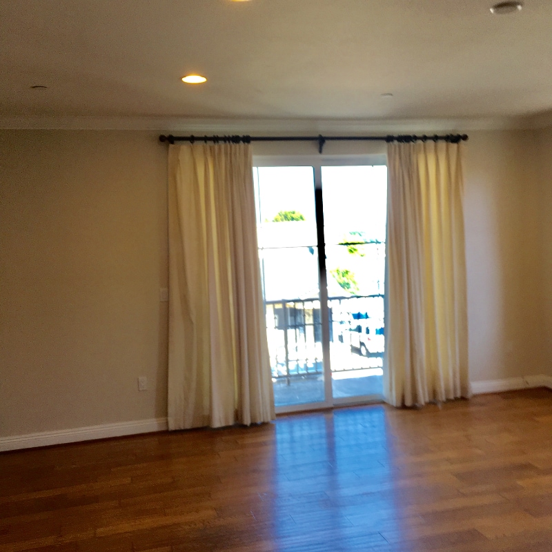 Foto principal - 815 S Grand Ave