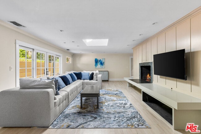 Building Photo - 9520 Gloaming Dr