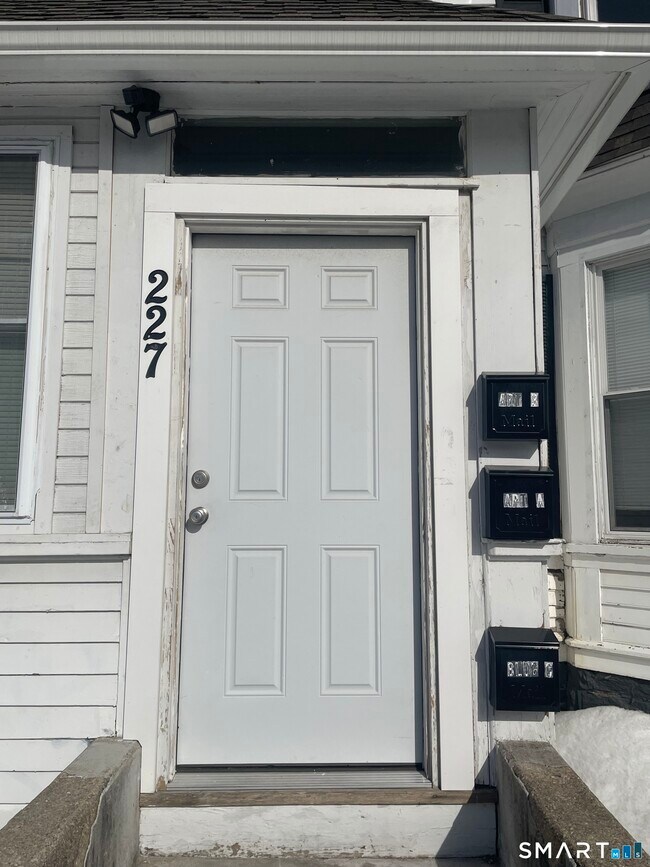 Foto del edificio - 227 Arctic St