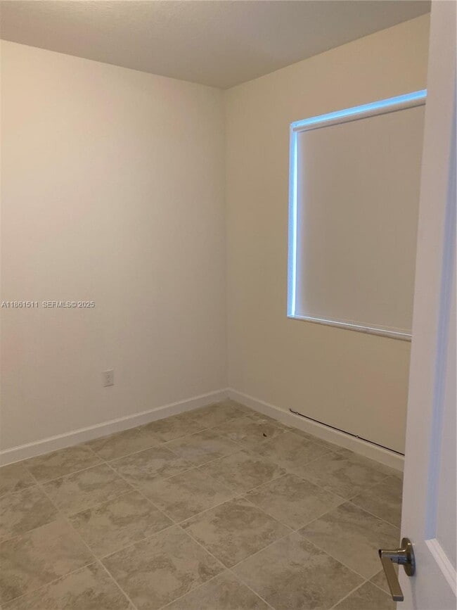 Foto del edificio - 316 NE 208th Terrace