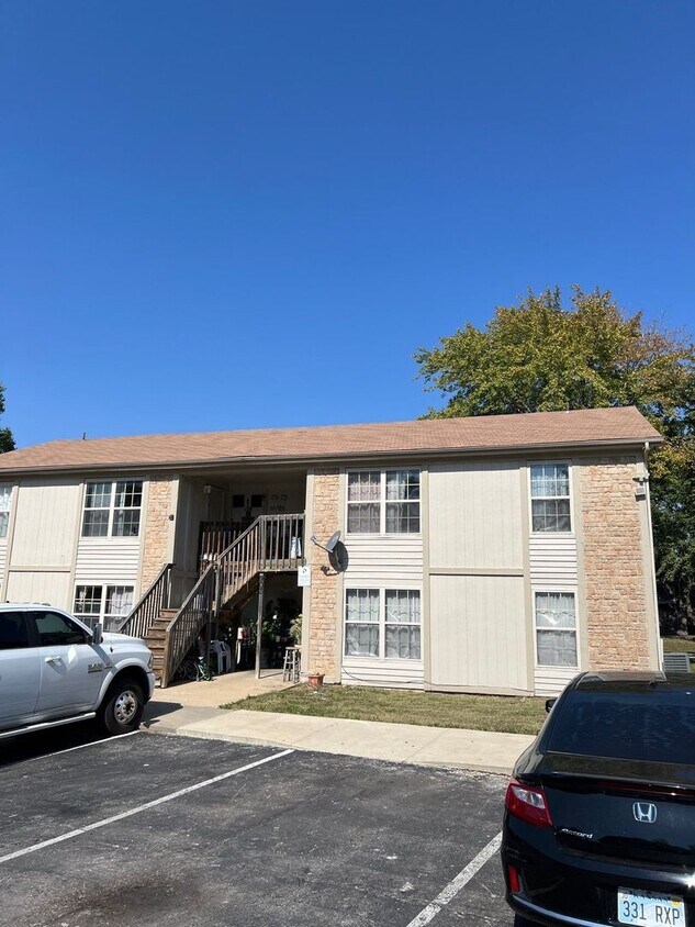 Building Photo - ** COMING SOON** Charming 2-Bedroom Home i...