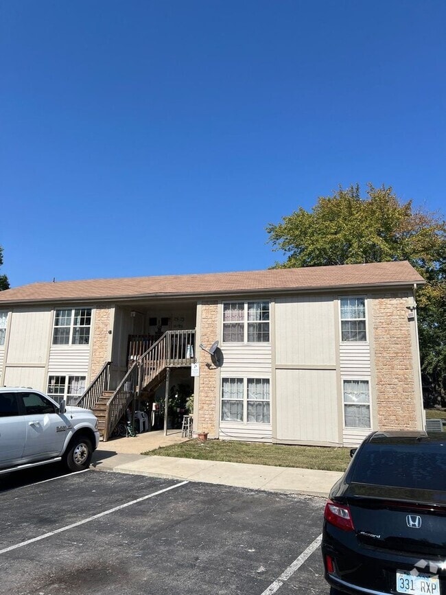 Building Photo - 903 S Edgebrook Ln